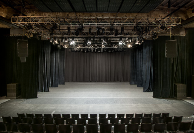 SZENE Salzburg Saal, with curtains